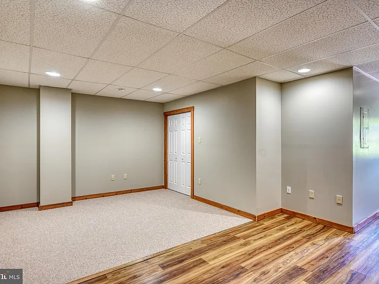 541 W Penn Ave #2 — Photo 5