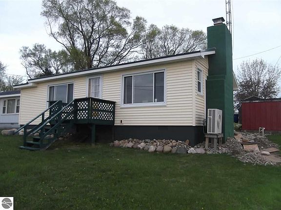 4th image of 5731 E Lake St