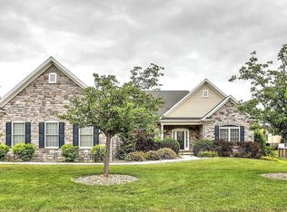 118 Moonlight Dr, Greencastle, PA