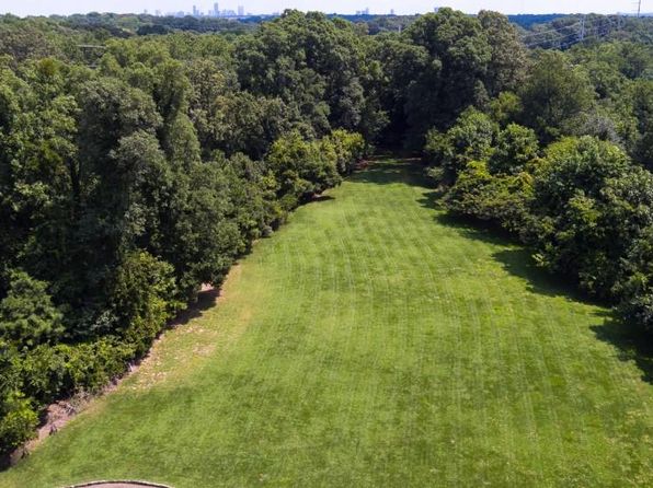 2100 W Wesley Rd NW, Atlanta, GA 30327