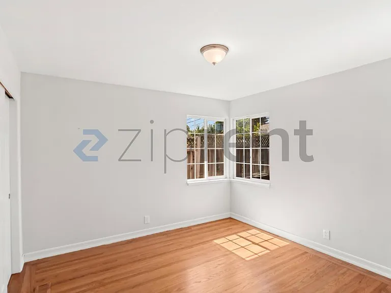 1443 Jeffery Ave — Photo 17