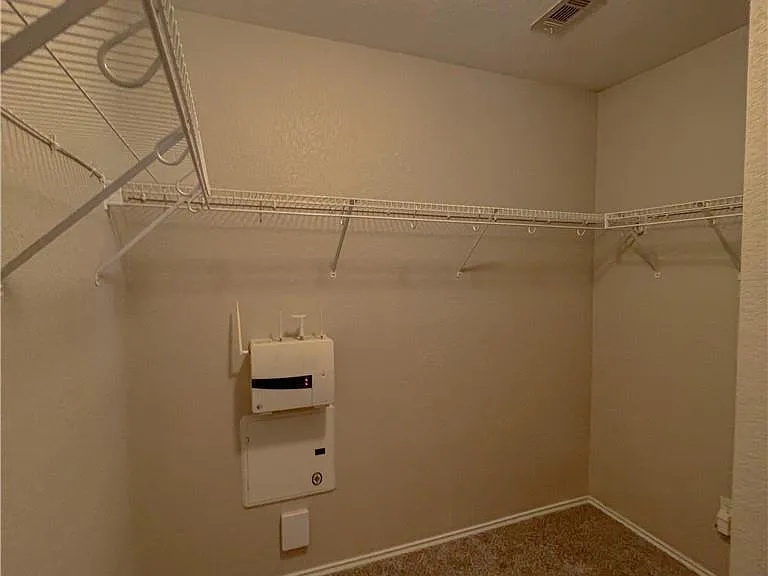 325 Altamont St — Photo 18