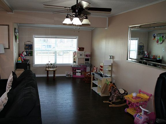 4th image of 3102 Sac Ave