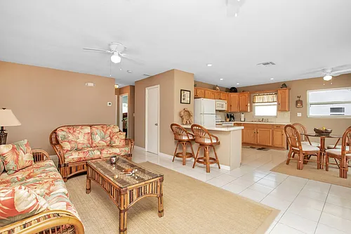 1635 Pandorea Ln Photo 1