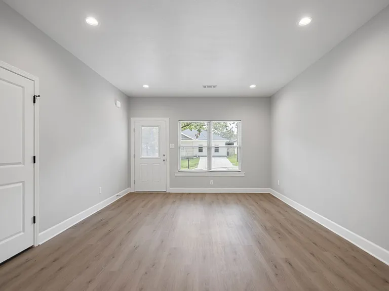 2311 Nichols Rd — Photo 18