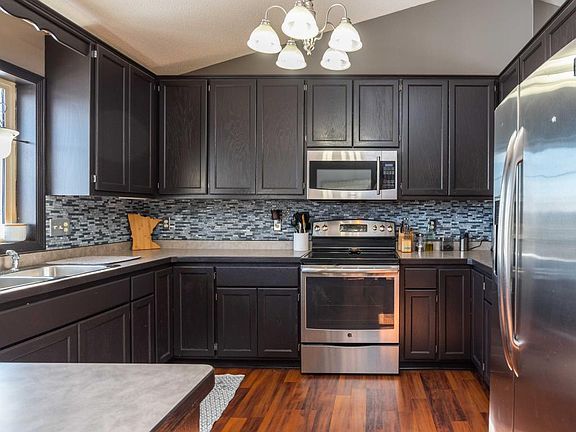 4th image of 2586 234th Ct NW