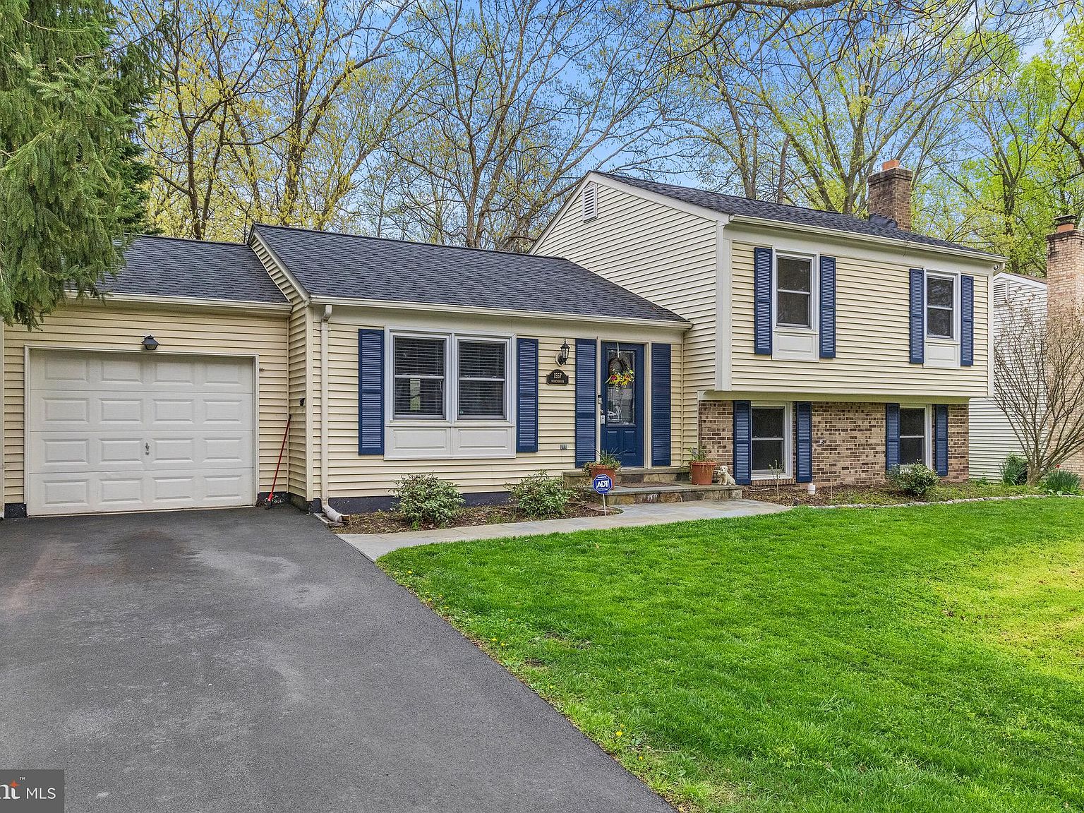 1557 Hiddenbrook Dr, Herndon, VA 20170 Zillow