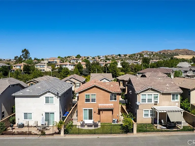 29208 Dakota Dr — Photo 43