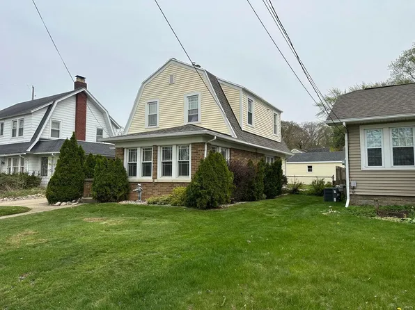 330 N Riverview Dr, Parchment, MI 49004