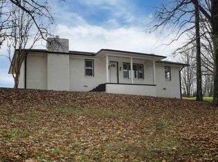 6905 Woodmont Dr, Tuscumbia, AL 35674