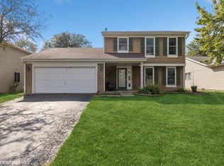1506 Candlewood Dr, Crystal Lake, IL 60014