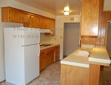 4th image of 5790 Parkoaks Dr