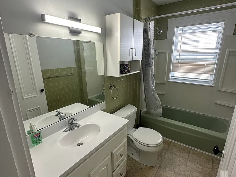384 Hanover St #D — Photo 6