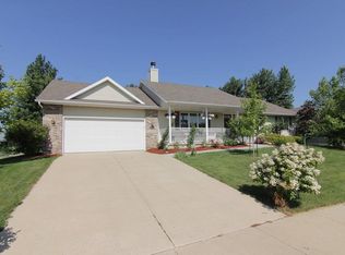 1301 Landmark Dr, Cottage Grove, WI 53527