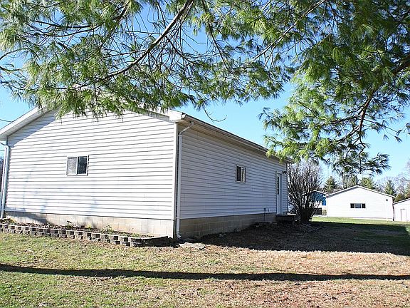 5th image of 542 Anderson Rd