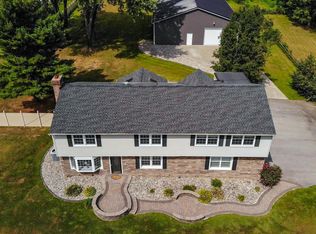 421 Bucktoe Rd, Avondale, PA 19311