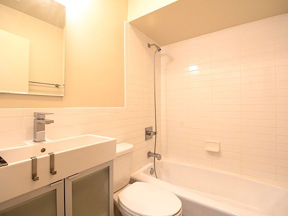 5th image of 3107 Orris Ln APT 106