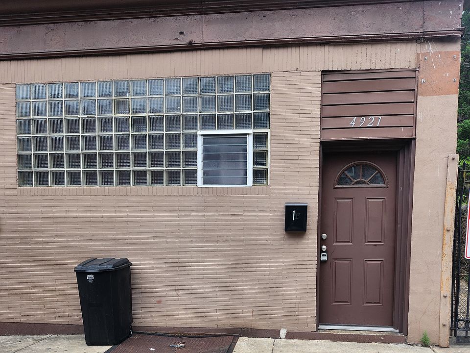 Front entrance to apartment