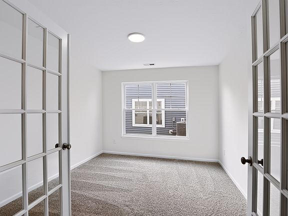 4th image of 19356 Atwater Ave