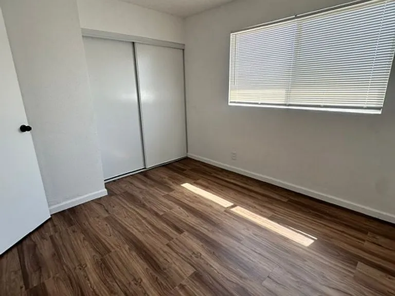 3411 Center Dr — Photo 33