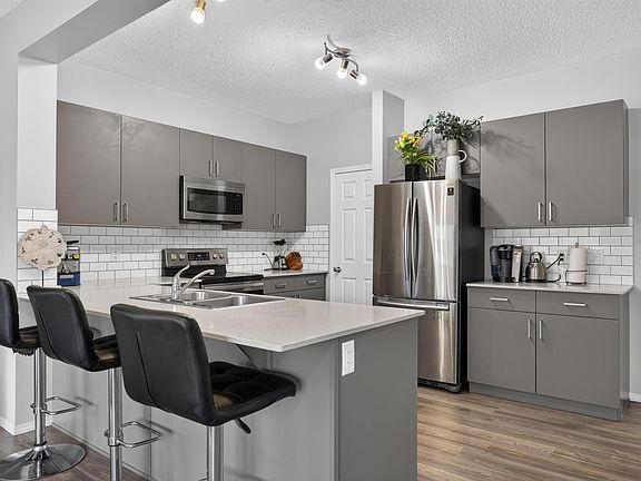 2nd image of 17 Spruce Ridge Cv