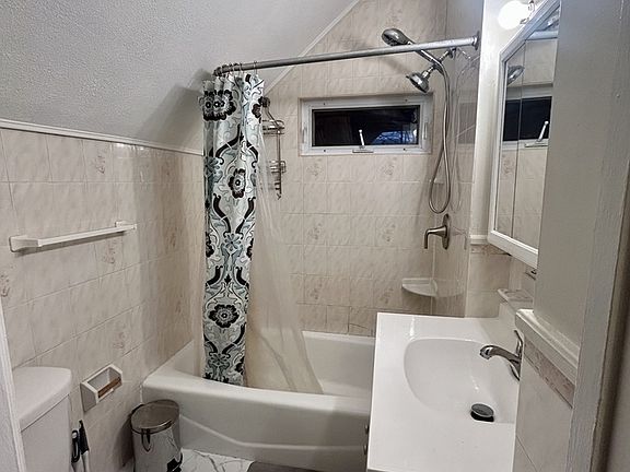 5th image of 197 Sutton Ave E Providence #2