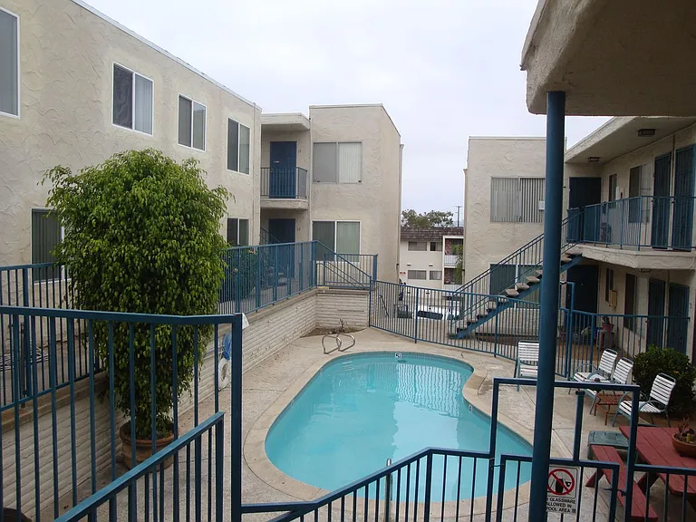 2625 Camulos St — Photo 2