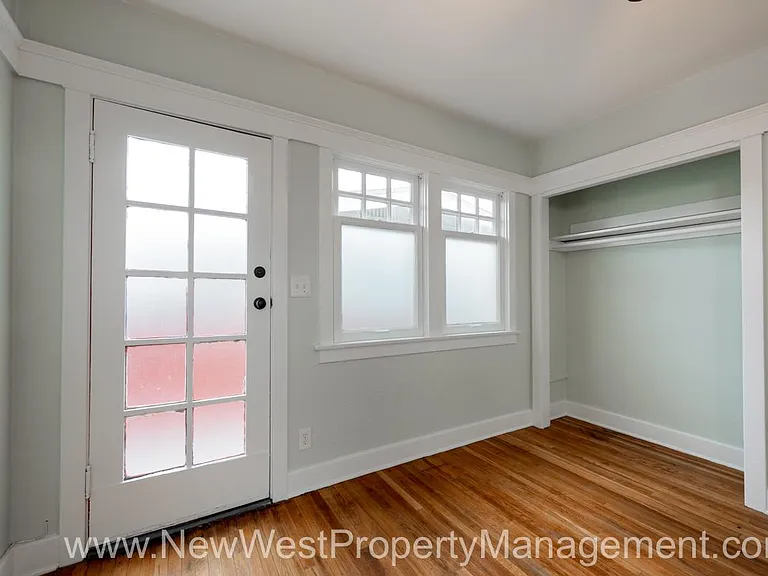 2419 Market St #B — Photo 8