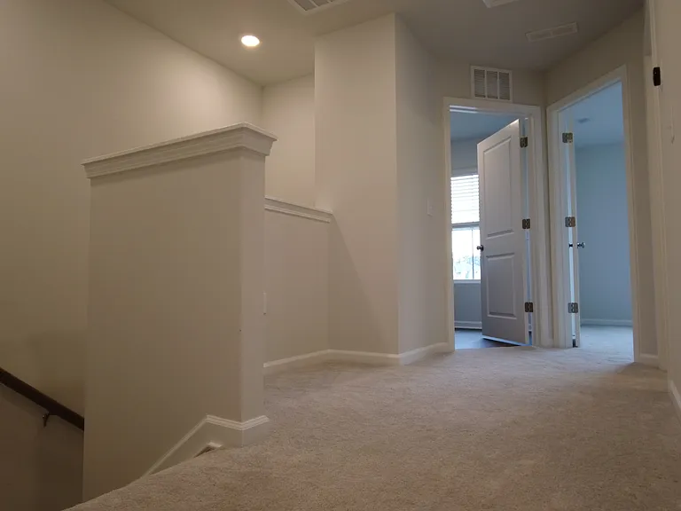 806 McKenzie Park Ter — Photo 16