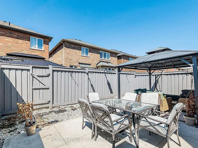 43 Arkwright Dr — Photo 31