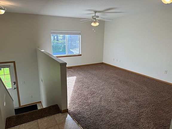 4th image of 717 Wood St