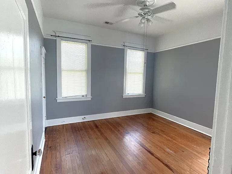 416 E 40th St — Photo 13