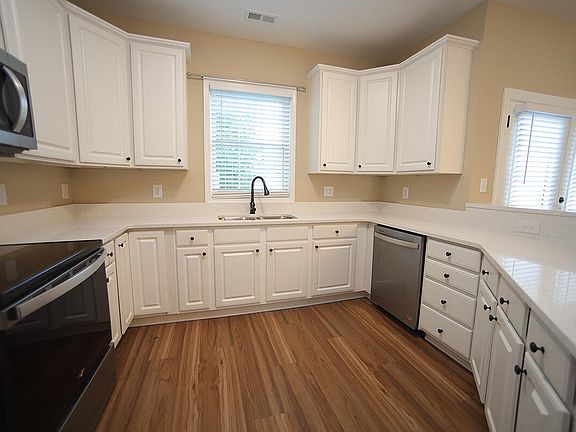 5th image of 2742 Andover Glen Rd