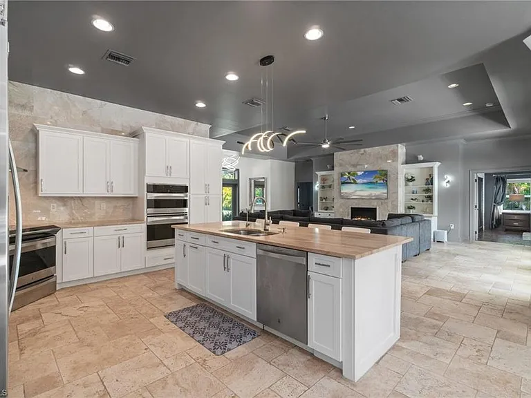 5420 Boxwood Way — Photo 8