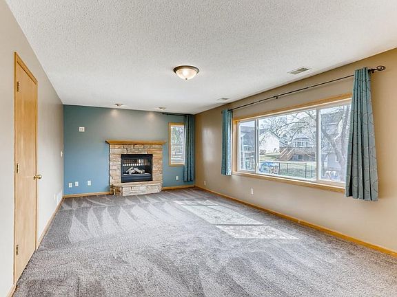 3rd image of 1698 126th Ave NE