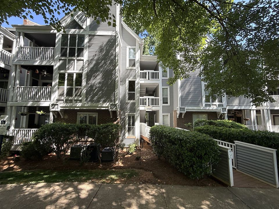 1st image of 2518 Cranbrook Ln APT 4