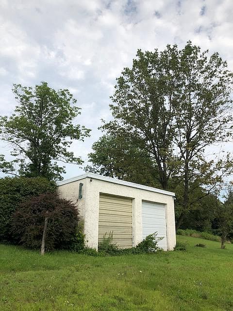 2nd image of 1011 Snyder Ave