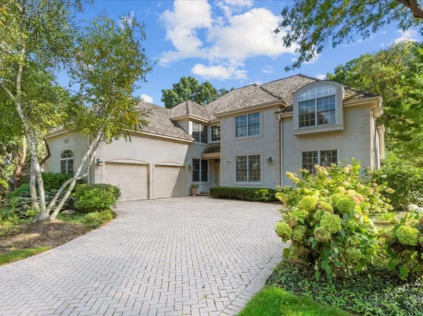 1741 Stanford Ct, Lake Forest, IL 60045