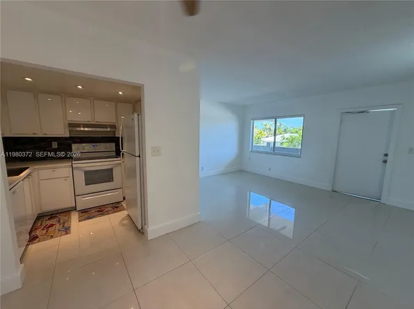 1400 NE 54th St APT 205, Fort Lauderdale, FL 33334