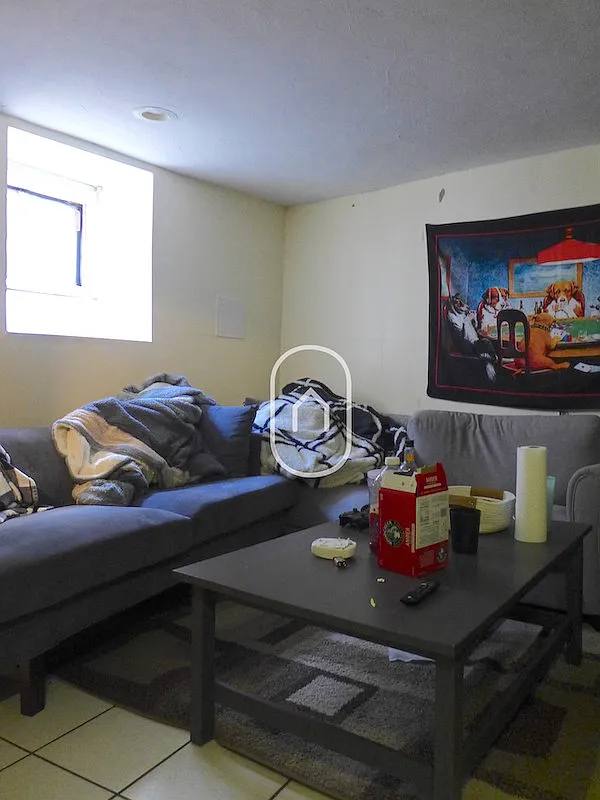 6 bed, 9999 sqft, $1,500 — Photo 3