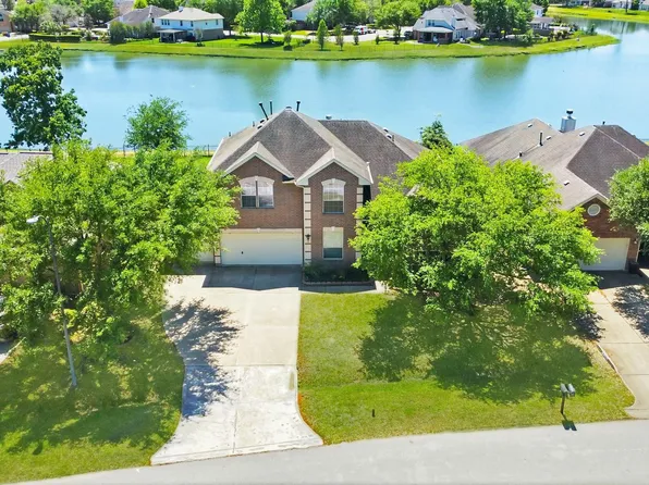 9203 E Lakeside Dr, Magnolia, TX 77354
