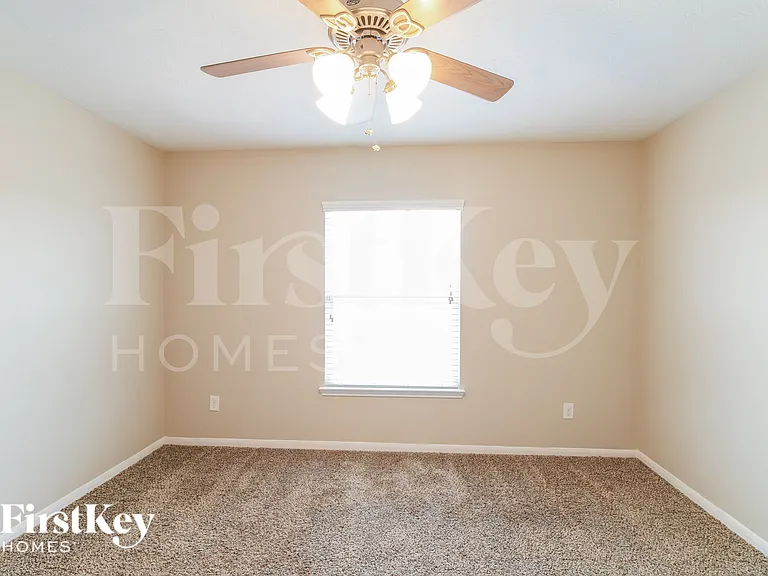 8303 Egret Bay Cir — Photo 12