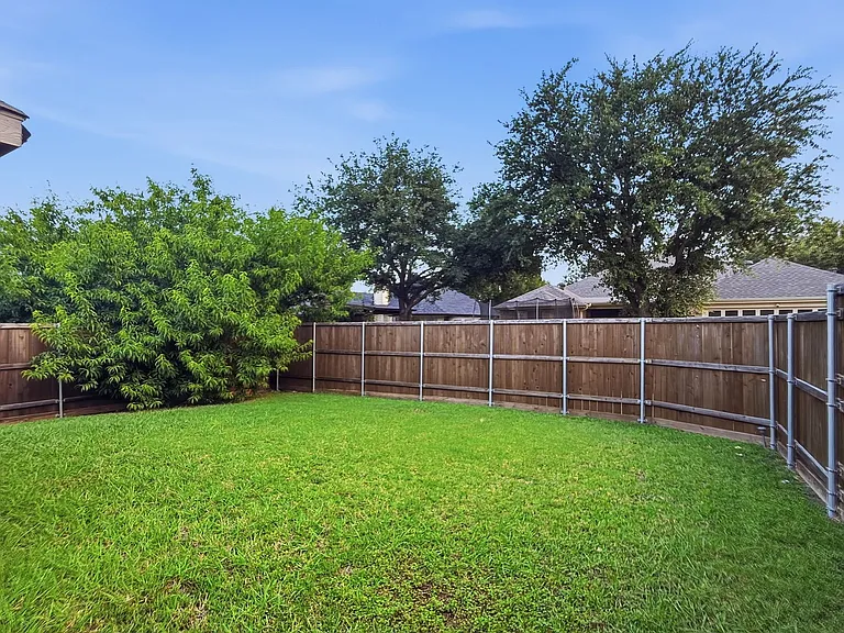 1632 Balboa Ln — Photo 17