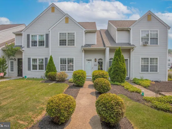 895 Sturbridge Ln, Lansdale, PA 19446
