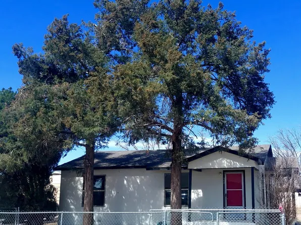 904 Ortega St, Carlsbad, NM 88220