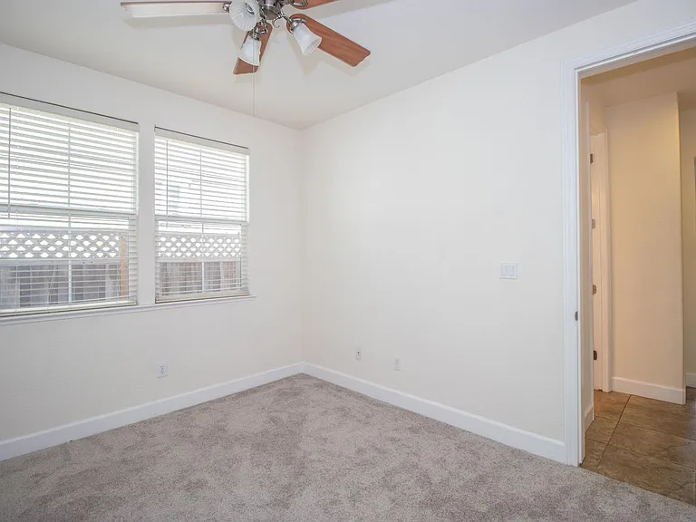 6239 Newhaven Ln — Photo 32