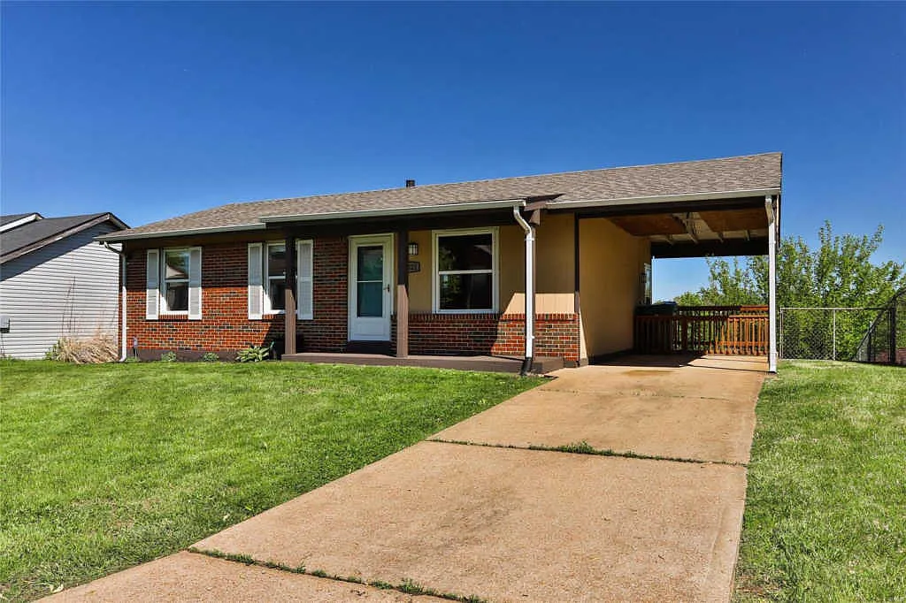 2522 Weymouth Dr photo 1