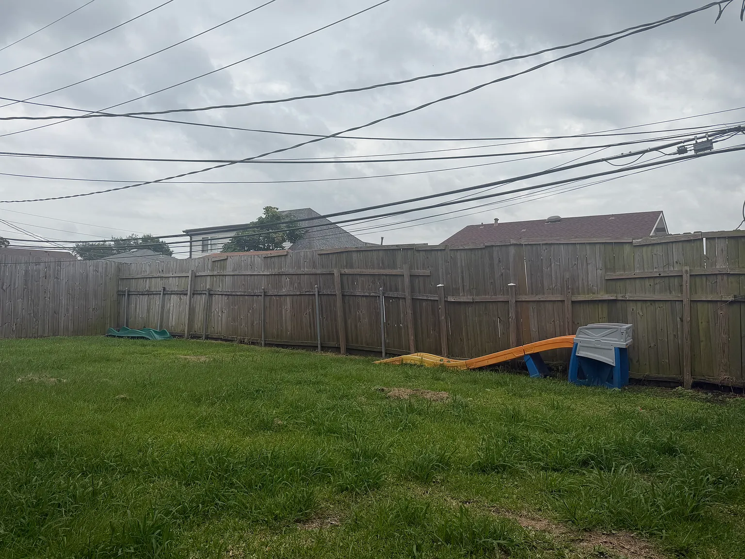 3 bed, $1,400 — Photo 2