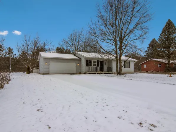 1736 Green Lawn Dr, Grawn, MI 49637