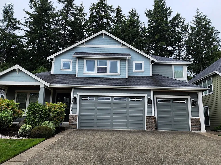3819 Cameron Dr NE — Photo 1